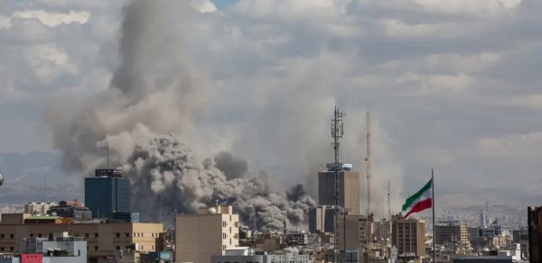 Müharibə zamanı İranda 7250 nəfər dağıntılar altından xilas olunub