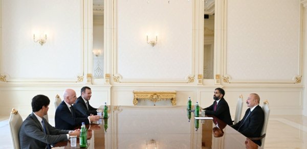 İlham Əliyev FIFA-nın prezidentini qəbul etdi - FOTOLAR