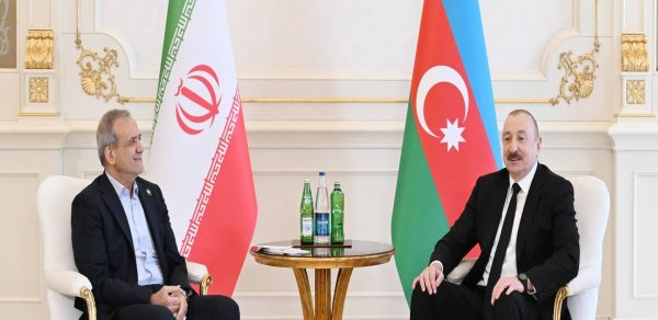 İlham Əliyev Məsud Pezeşkiana zəng etdi