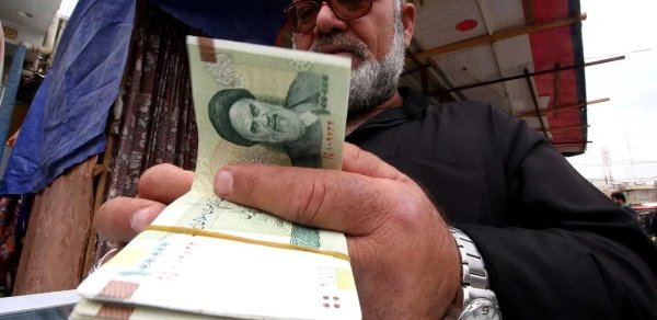 İranda dolların məzənnəsi rekord qırdı