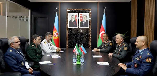 Azərbaycan və İran arasında hərbi sahədə əlaqələr müzakirə edilib