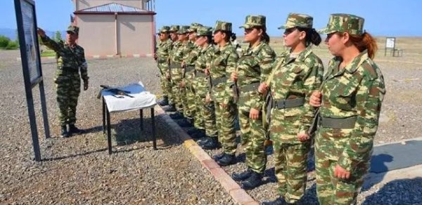 Azərbaycanda qadın hərbçilərlə bağlı yeni qərar