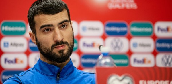 Mahir üzr istədi