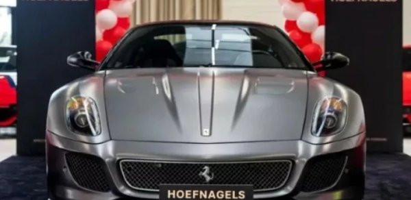 10 yaşlı oğluna 1,6 milyon dollarlıq Ferrari hədiyyə etdi