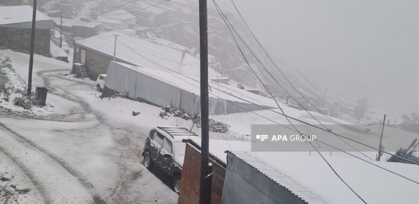 Qubanın Xınalıq kəndinə qar yağıb