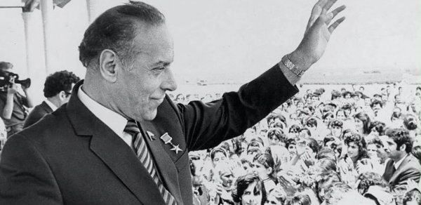 3 oktyabr 1993: “Bu tarix Azərbaycan dövlətçiliyində dönüş nöqtəsi oldu”