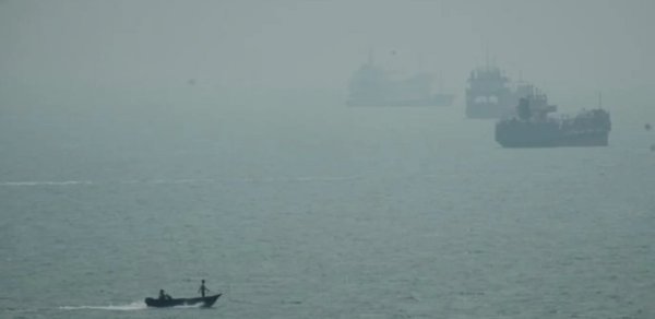 Hörmüz boğazında daha bir tanker vuruldu