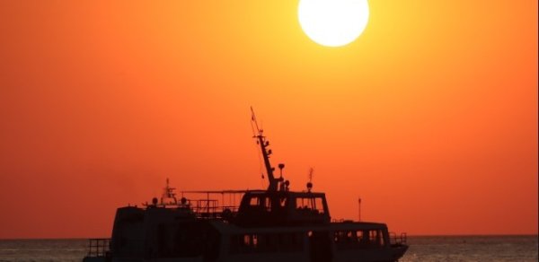 ABŞ Karib dənizində bir katerə zərbə endirib