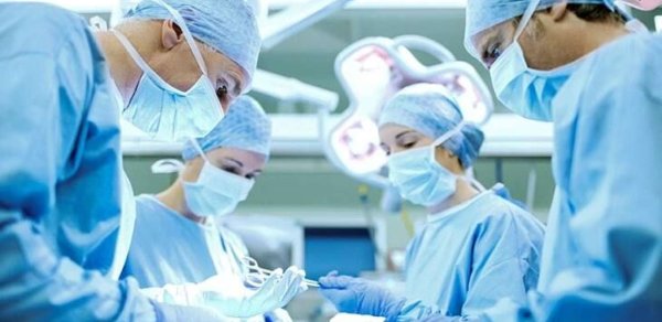 Qanunsuz plastik əməliyyat edən iki həkim cəzalandırıldı