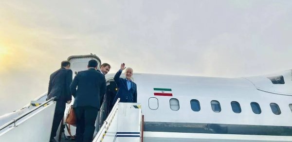 İranın daxili işlər naziri Qətərə səfər edib