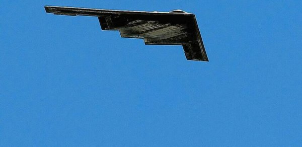 Tramp ABŞ bombardmançı təyyarələrinin Britaniyadakı bazadan geri çəkilməsinə aydınlıq gətirdi