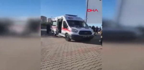 İstanbulda məktəbdə insident: 8 şagird yaralandı