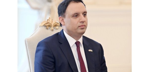 Britaniyalı nazir: Azərbaycanla əməkdaşlıqda AI və data mərkəzləri yeni istiqamətlərdən olacaq