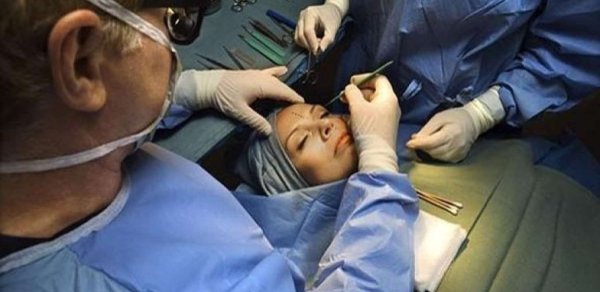 Azərbaycanda ən çox edilən estetik əməliyyatlar açıqlandı