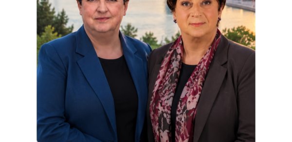 Kişi anasının pensiyanı almaq üçün qadın qiyafəsinə girdi