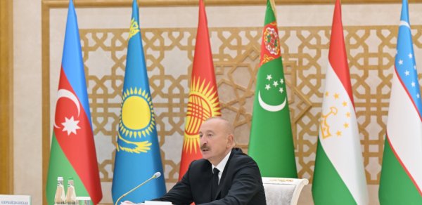 İlham Əliyev Türkmənbaşıda tədbirdə iştirak etdi - FOTOLAR