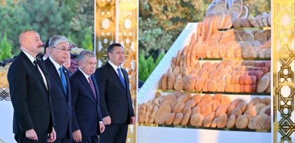 Prezident İlham Əliyev MDB Ölkələrinin Milli Kulinariya Festivalı ilə tanış olub, rəsmi qəbulda iştirak edib