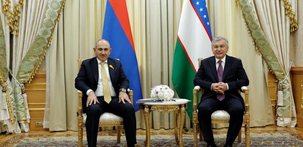 Paşinyan Türkmənistan və Özbəkistan prezidentləri ilə regional əməkdaşlığı müzakirə edib