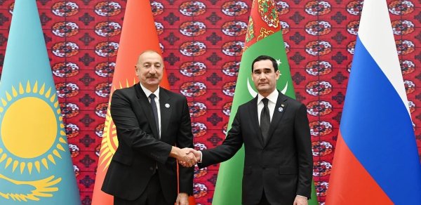 İlham Əliyev Türkmənbaşıda MDB Dövlət Başçıları Şurasının iclasında iştirak üçün "Avaza" Kompleksinə gəlib