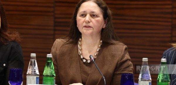 “Ailə uşaqların tərbiyəsinə televiziya və dərslərdən daha çox təsir edir”
