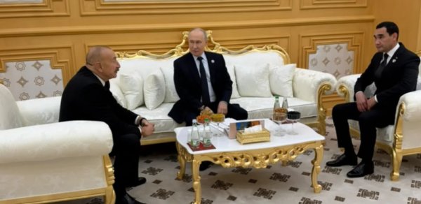 İlham Əliyev Vladimir Putin və Sərdar Berdiməhəmmədovla görüşüb - FOTO