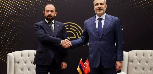 Mirzoyan Hakan Fidanla telefon danışığı apardı