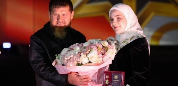 Ramzan Kadrov qızını Çeçenistanın ən yüksək ordeni ilə təltif etdi