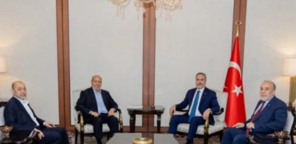 Hakan Fidan HƏMAS nümayəndə heyəti ilə görüşüb