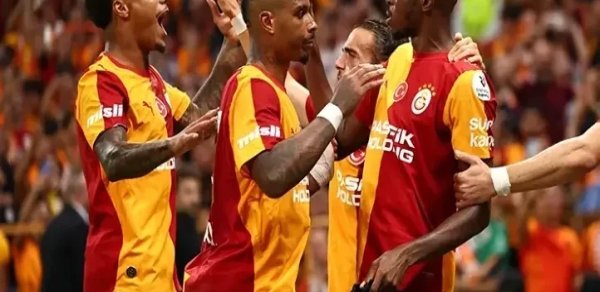 “Qalatasaray” üç xalı 3 qolla qazanıb