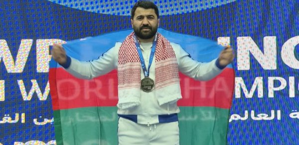 Elgiz Məmmədov dünya çempionatında gümüş medal qazandı