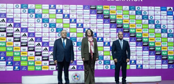 Cüdo üzrə dünya çempionatının bayrağı Qazaxıstana təhvil verildi