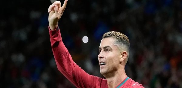 Ronaldo millidən uzaqlaşdırılıb