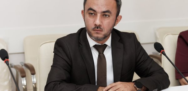 "Azərbaycanda vahid məktəbli formasının tətbiqi təhsilalanların bərabərliyini müəyyən edir"