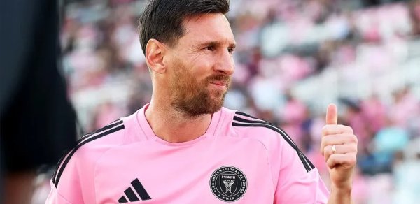 Messi bombardirlər yarışında fərqi artırdı