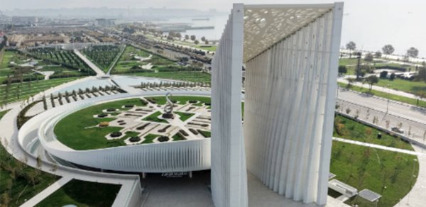 Kambocanın Baş naziri Zəfər parkını ziyarət etdi