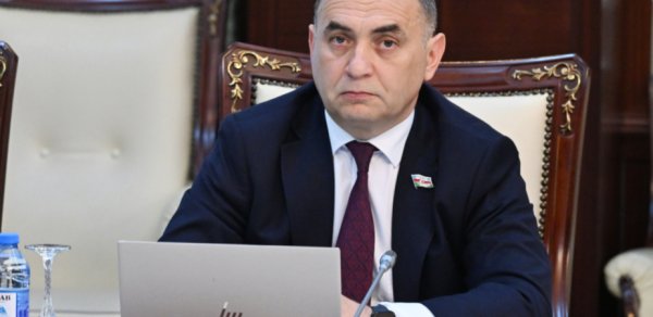 Deputat: Hər kəsin məktəbli forması ilə bağlı qərara əməl etməsi şərtdir