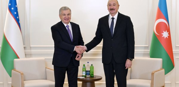 İlham Əliyev Özbəkistan Prezidenti ilə görüşüb
