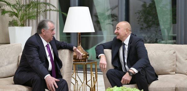 İlham Əliyev Tacikistan Prezidenti ilə görüşüb