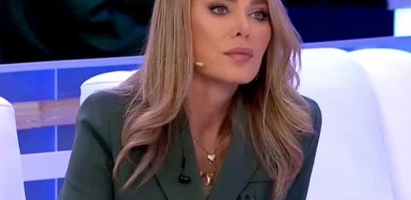 Xoşqədəm Hidayətqızı: Vahid məktəbli forması ona görə tətbiq edilir ki… - VİDEO