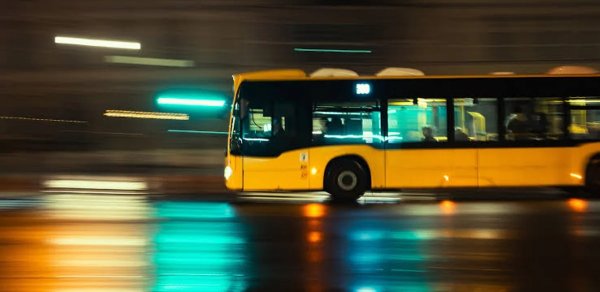 18 yaşlı gənc sərnişin avtobusunu qaçırdı