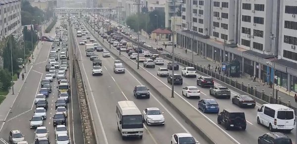 Bakının bəzi yollarında nəqliyyatın sıxlığı yaranıb