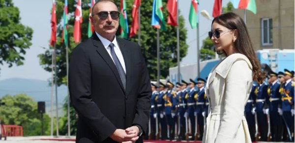 Milli Məclis İlham Əliyev və Mehriban Əliyevaya təbrik məktubları ünvanlayıb