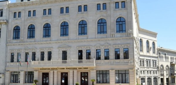 Ağır cinayətlərə görə cəzanın təxirə salınma qadağası Konstitusiyaya uyğun hesab edilib