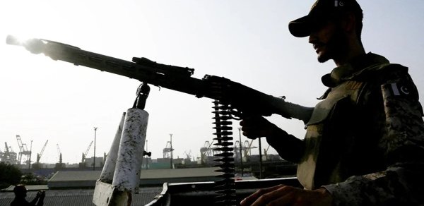 Əfqanıstan-Pakistan sərhədində gərginlik: İslamabad ağır artilleriyaya əl atdı