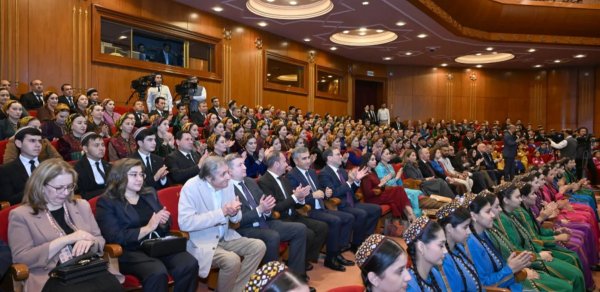 Aşqabadda Türkmənistan Dövlət Simfonik Orkestrinin konserti olub