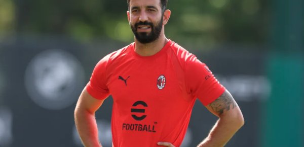 Portuqaliyalı baş məşqçi “Milan”ın tarixinə düşüb