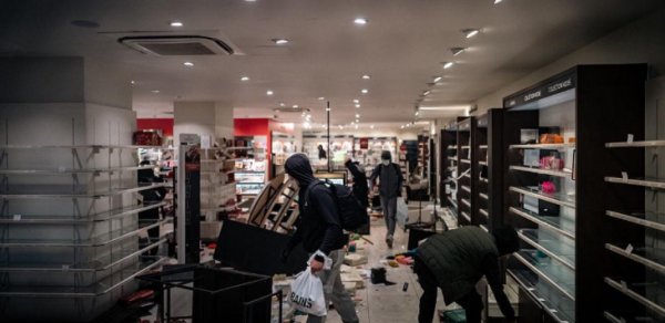 Fransada iğtişaşlarda iştirak edən 149 nəfər həbs cəzasına məhkum edilib