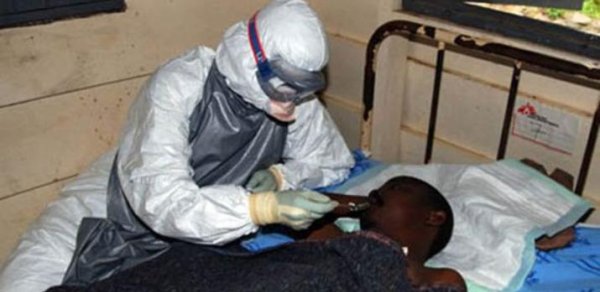 Bu ölkədə ilk Ebola yoluxması təsdiqləndi