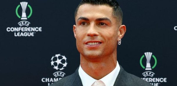 Dünyanın ən çox qazanan 10 futbolçusu