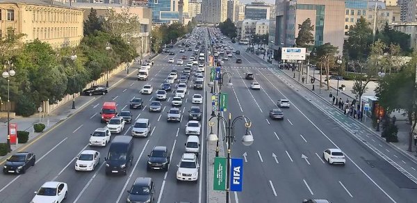 Bakının bəzi yollarında nəqliyyatın sıxlığı yaranıb